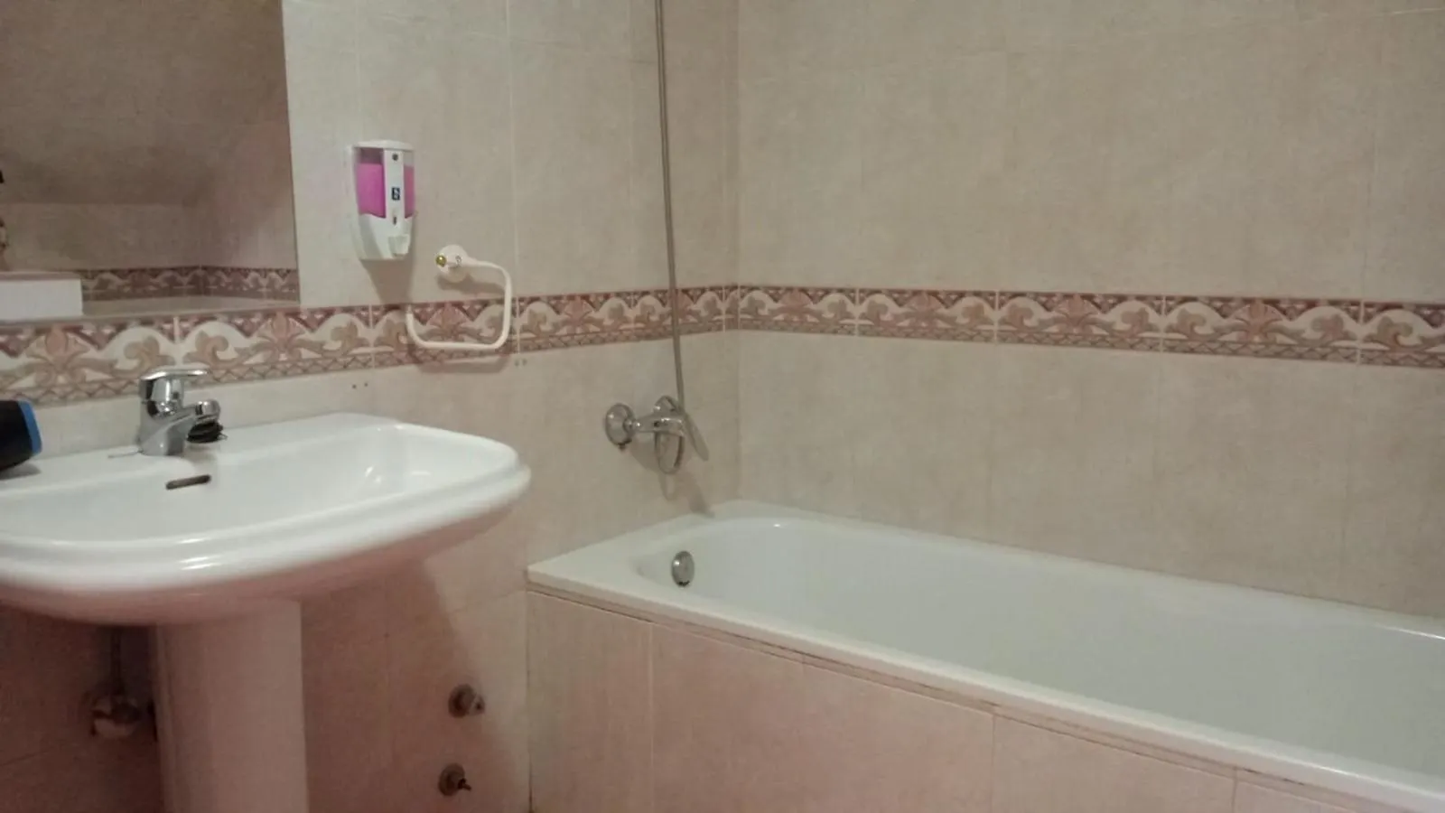 Hostal El Patio Alhaurin de la Torre 0*,  Spain